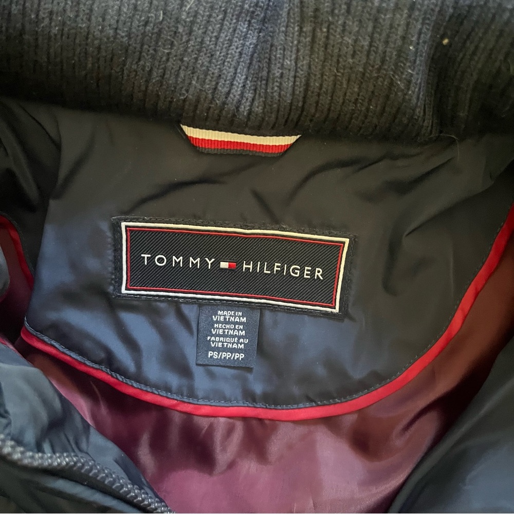 Tommy Hilfiger puffer jacket - Picture 3 of 5
